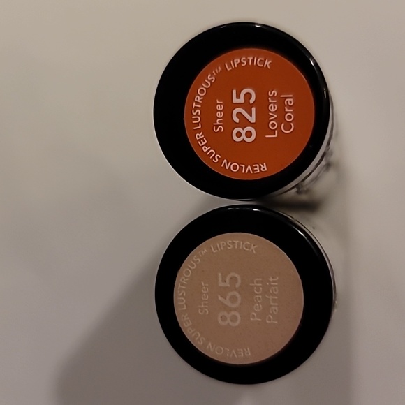 Revlon Lipstick Sheer 2 tubes with intact sanitary wrap makeup cosmetics - Picture 3 of 3